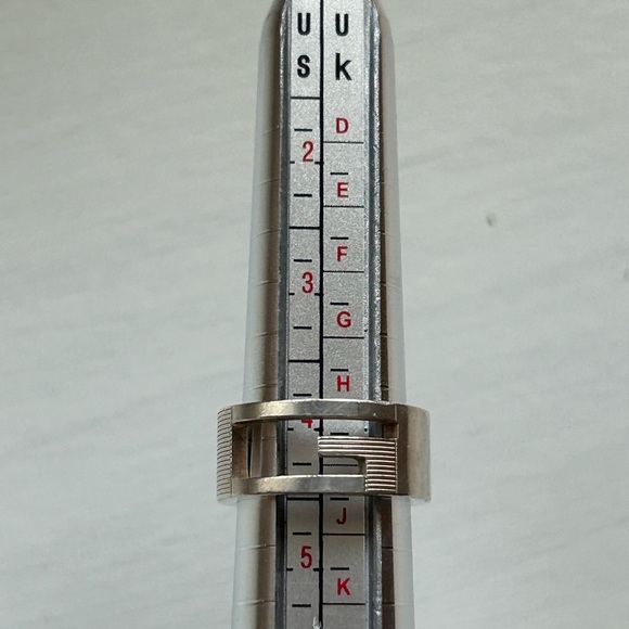 Gucci ribbed sterling ring FINAL $ FIRM - Picture 5 of 6